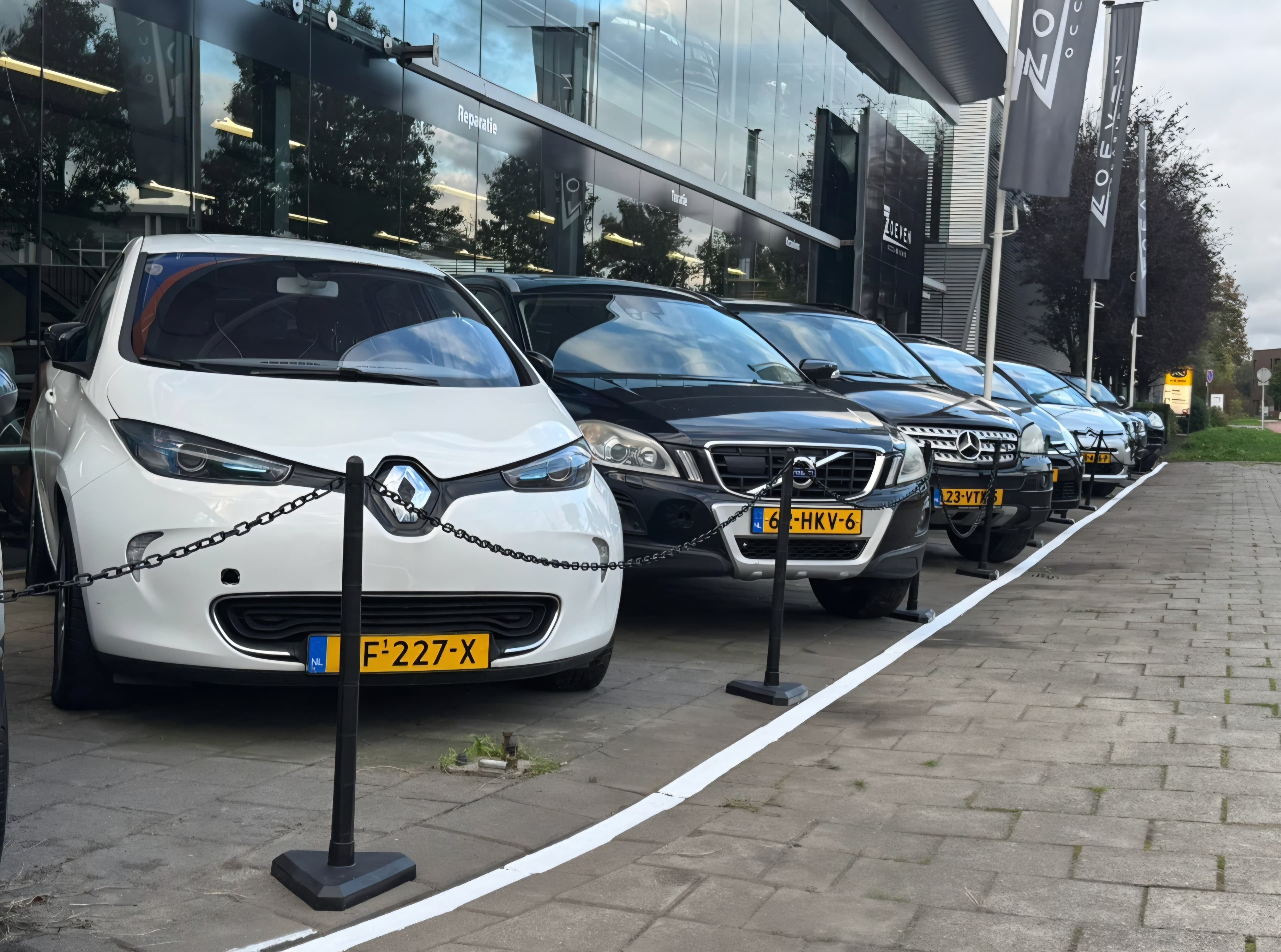 Uitgebreide voorraad Inzoeven Occasions